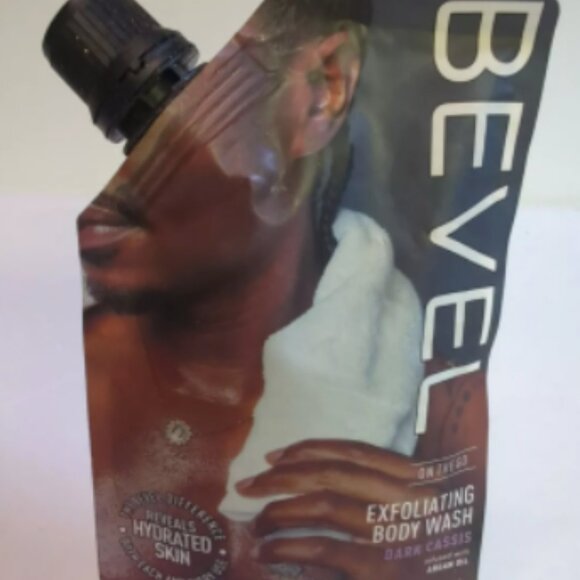 Bevel On The Go Exfoliating Body Wash Dark Cassis 3.4 fl oz NEW - Picture 1 of 2